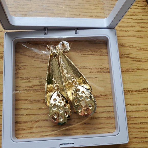 New Purple Grape and White Crystal Teardrop Goldtone Dangle Earrings - Picture 4 of 5